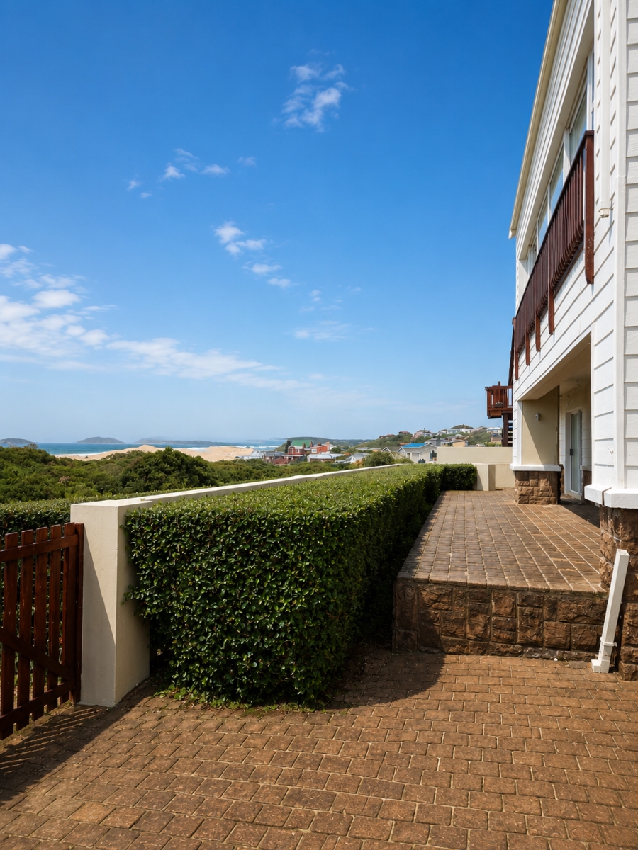 5 Bedroom Property for Sale in Oyster Bay Eastern Cape